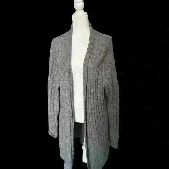 Banana Republic Women's Grey Cardigan - Soft, Versatile & Perfect for Layering | - Picture 1 of 4